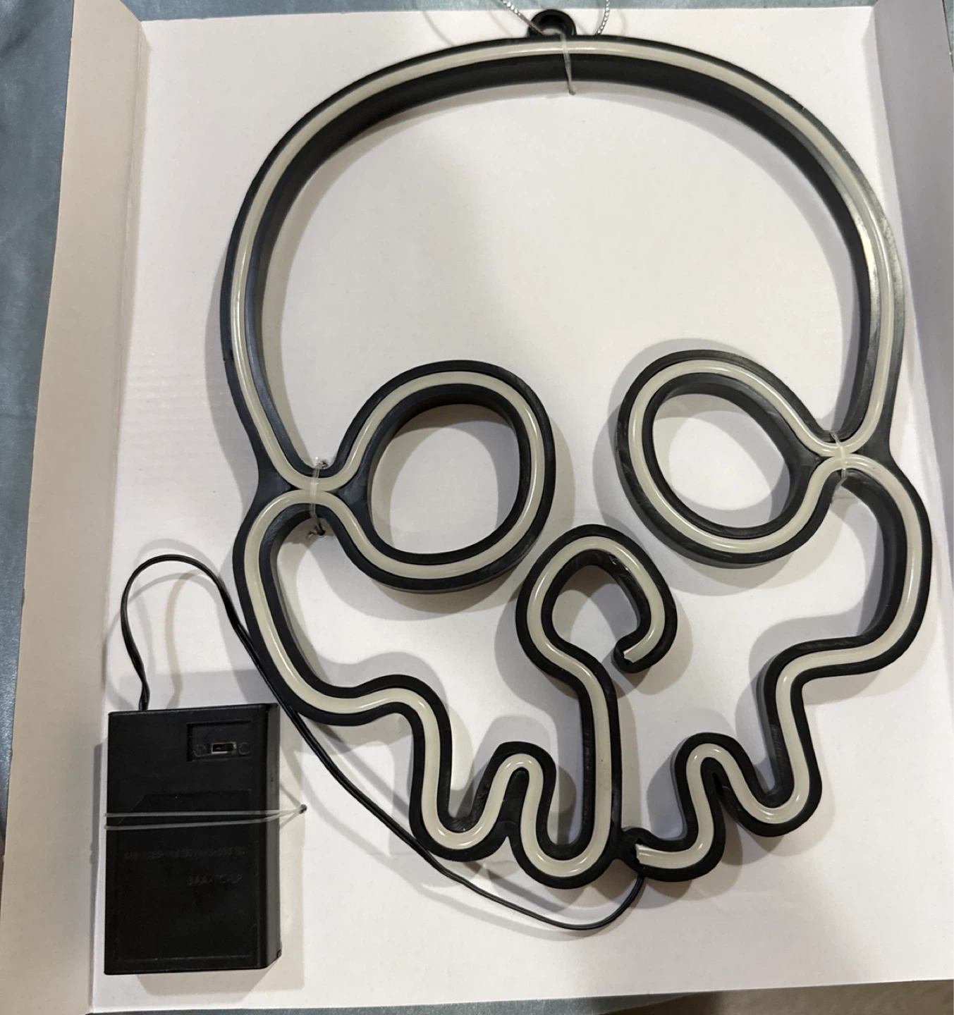Neon Skull Light - Celebrate It! Decor - photo 2