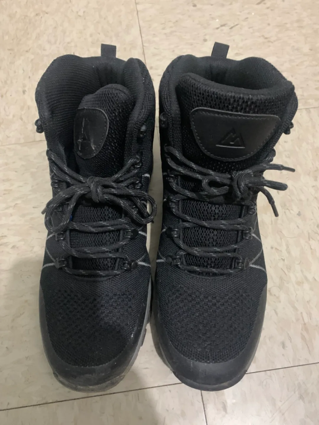 Men’s Winter Shoes Size 11 thumbnail