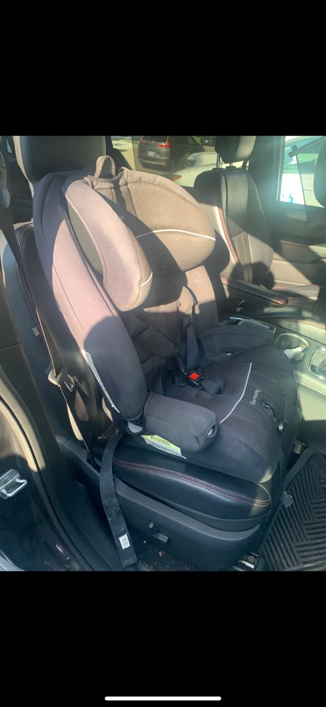 Harmony Defender 360 Deluxe 3-in-1 Car Seat- Expires in 2029 thumbnail