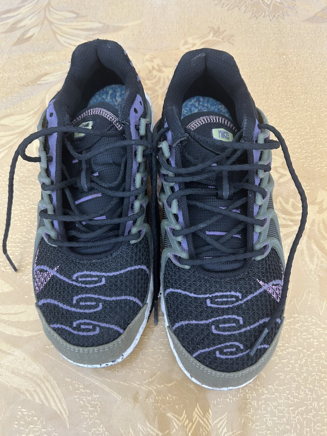 Nike ts worn 4 times clean like new dm me (serious buyers only) - photo 4