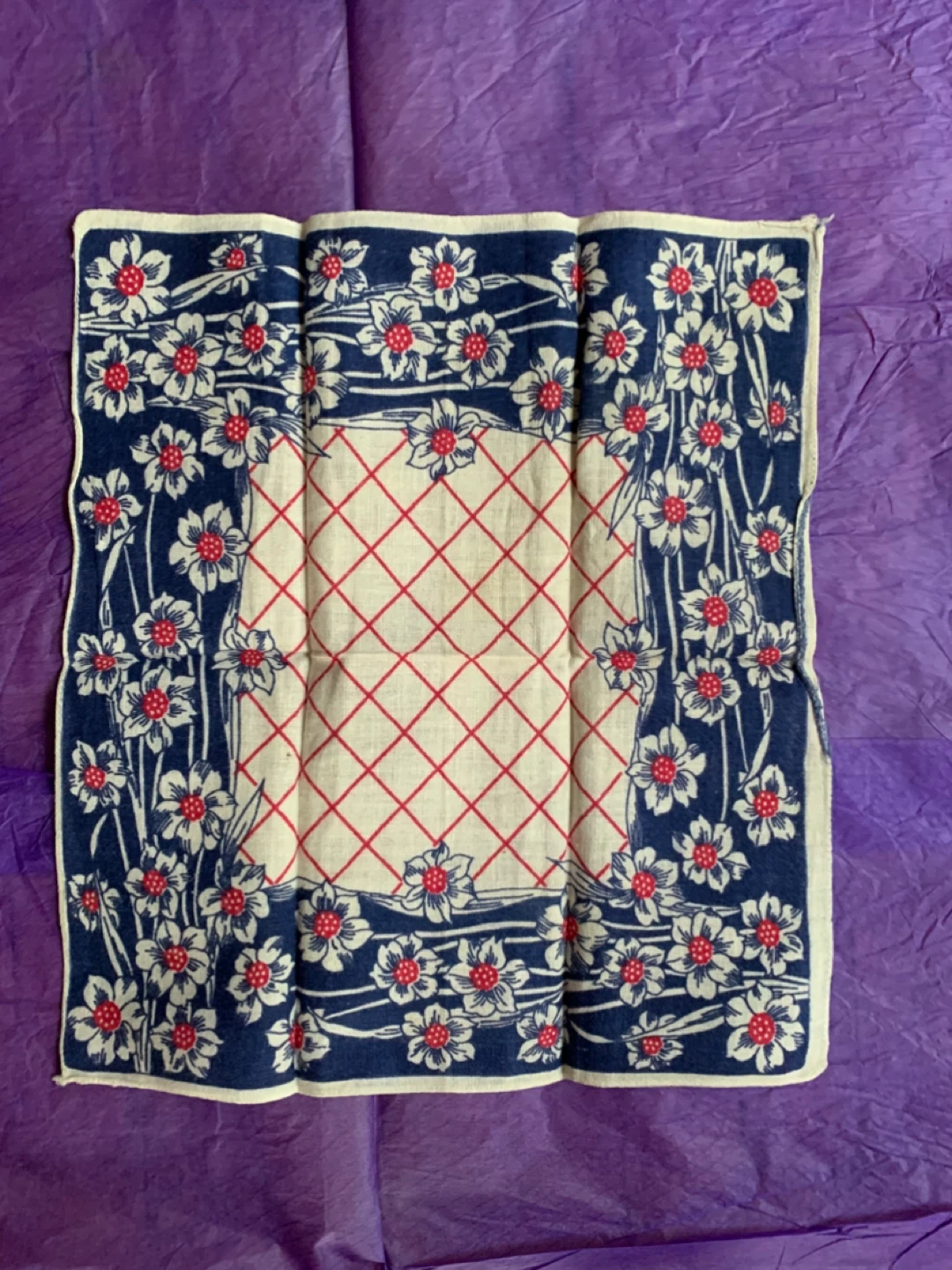 12 Vintage Embroidered/ printed Ladies Handkerchiefs - Set of 5 - photo 5