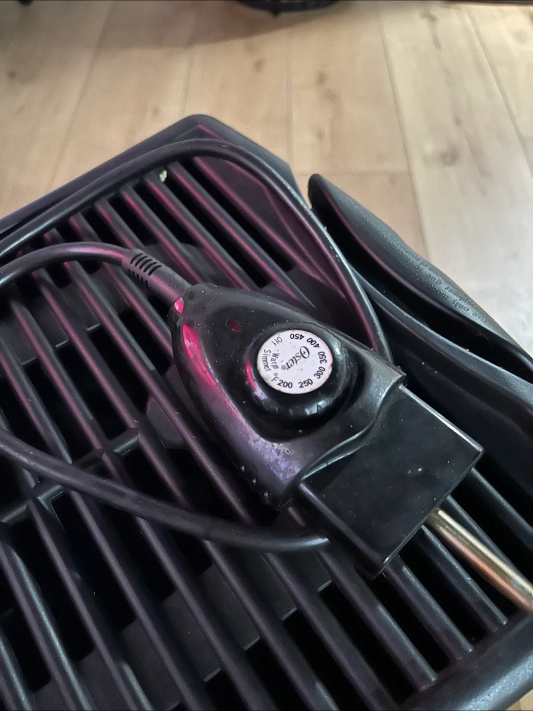 Oster Indoor Grill - Smokeless Convenience image indicator(2)