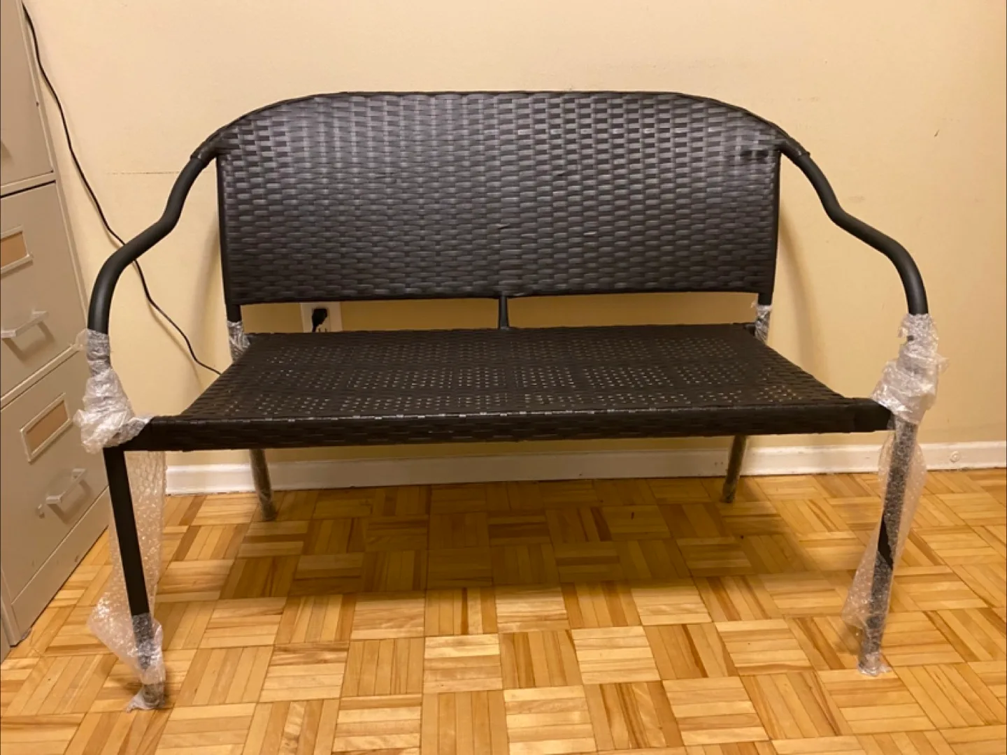 Wicker Outdoor Bench image indicator(2)