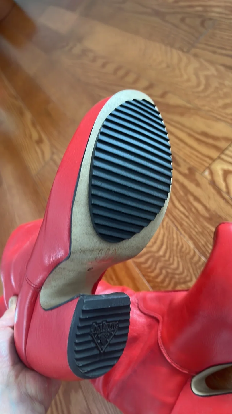 NEW John Fluevog Red Leather Boots Size 6 image indicator(5)