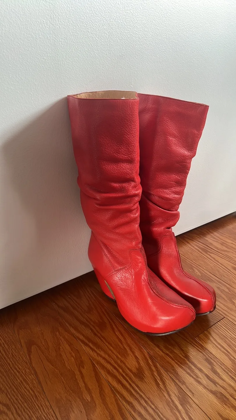 NEW John Fluevog Red Leather Boots Size 6 image indicator(8)