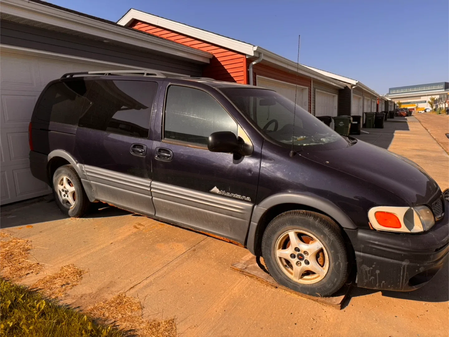 2003 Chevy Montana thumbnail