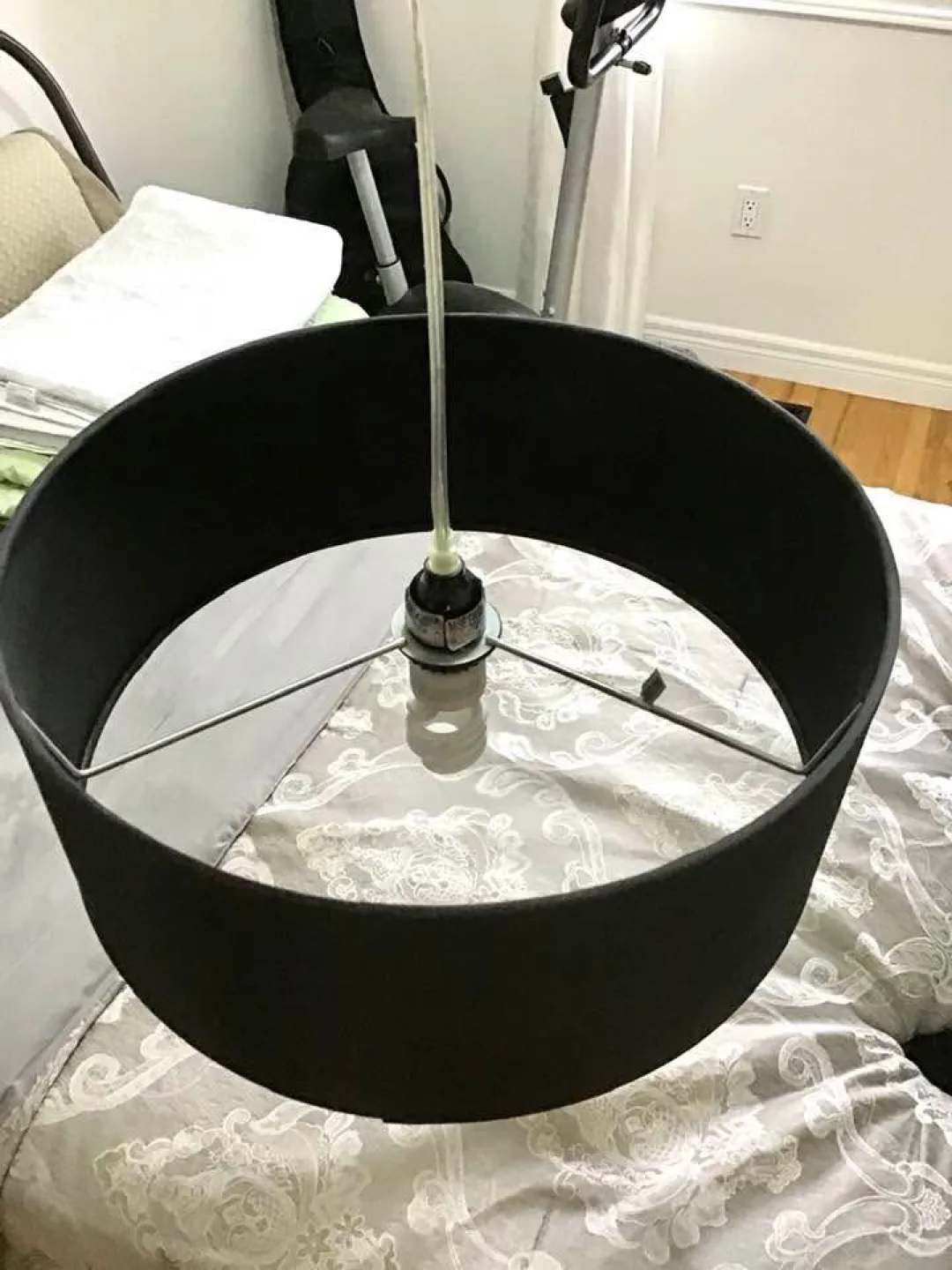 Black Drum Pendant Light image indicator(2)
