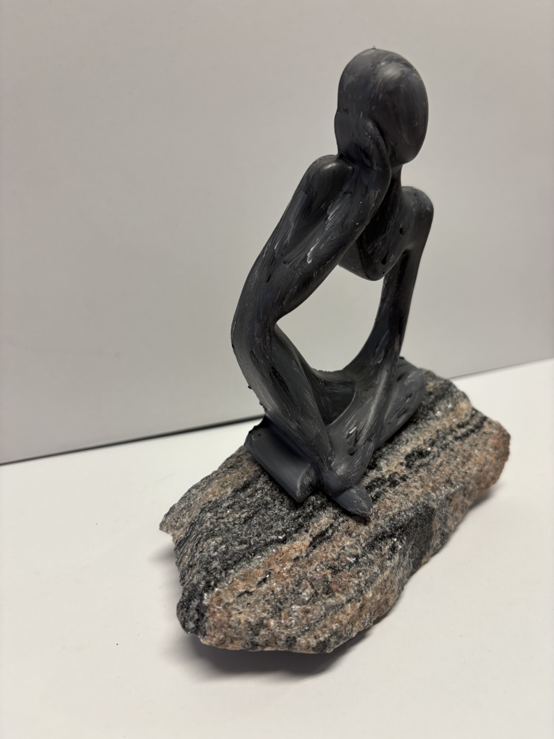 Handmade thinker statue on stone base made of Jesmonite - photo 2
