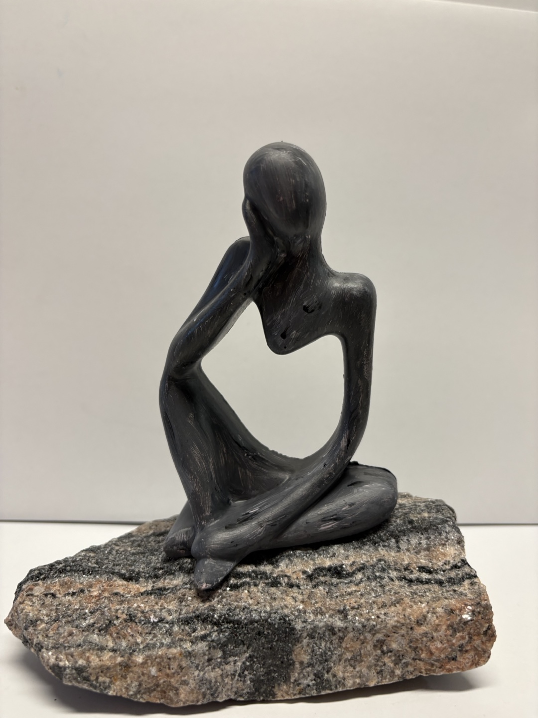 Handmade thinker statue on stone base made of Jesmonite - photo 3
