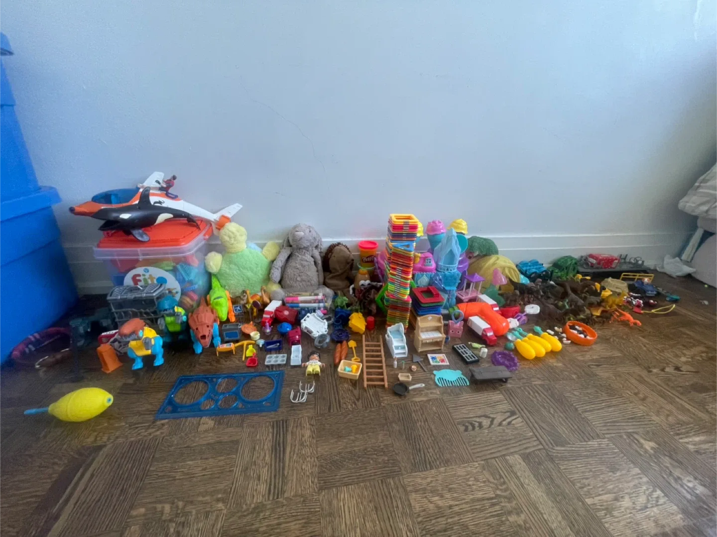 Mixed Toys Lot thumbnail