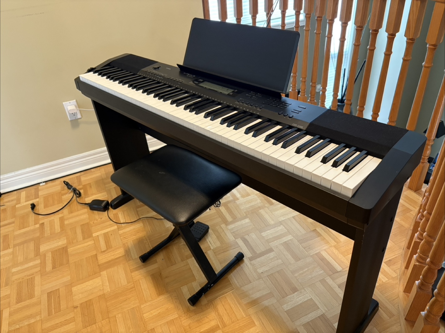 Casio CDP-220r Keyboard (Keyboard, Stool, Pedal, Power Source)
