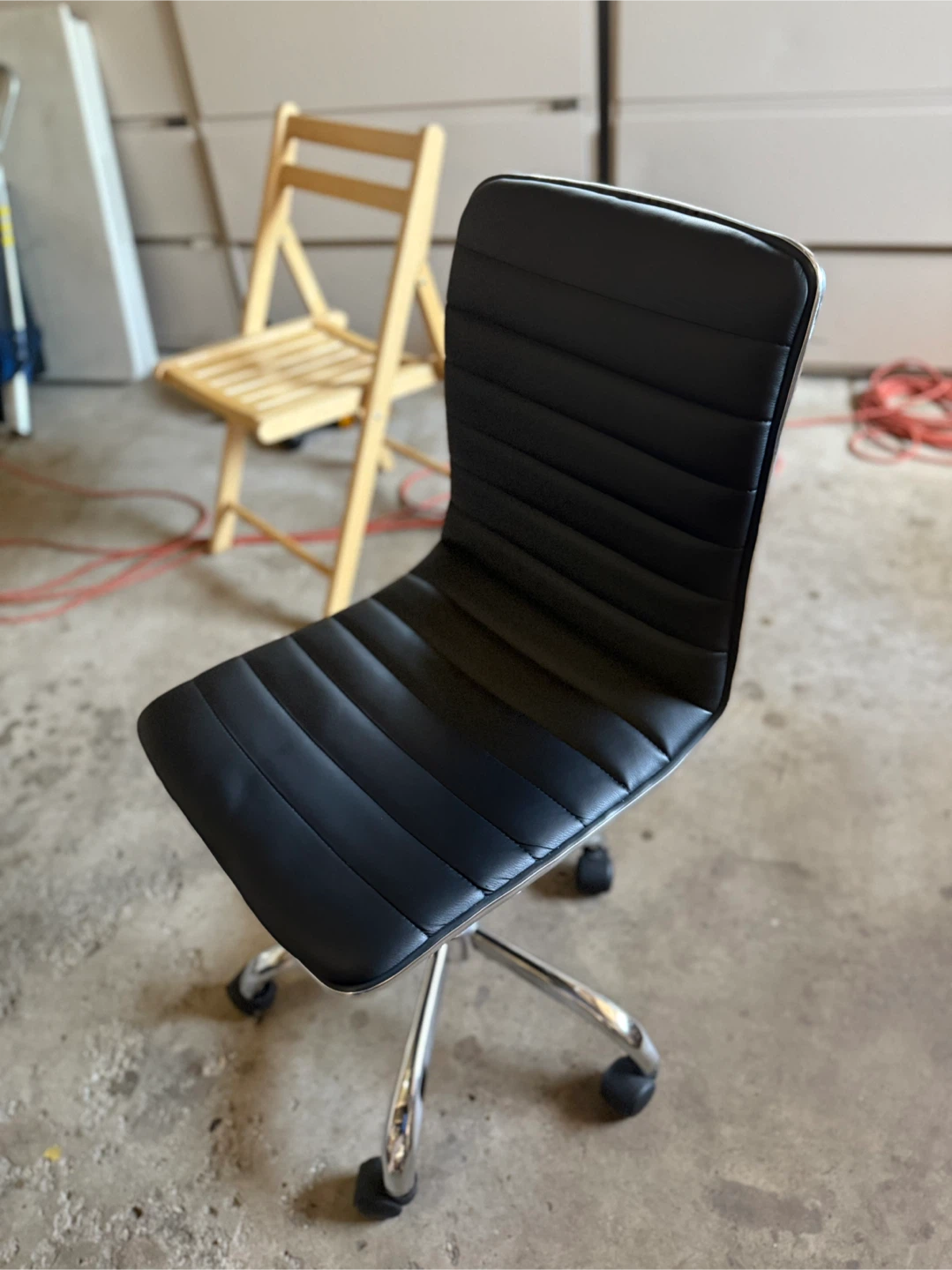 Black Ribbed Office Chair