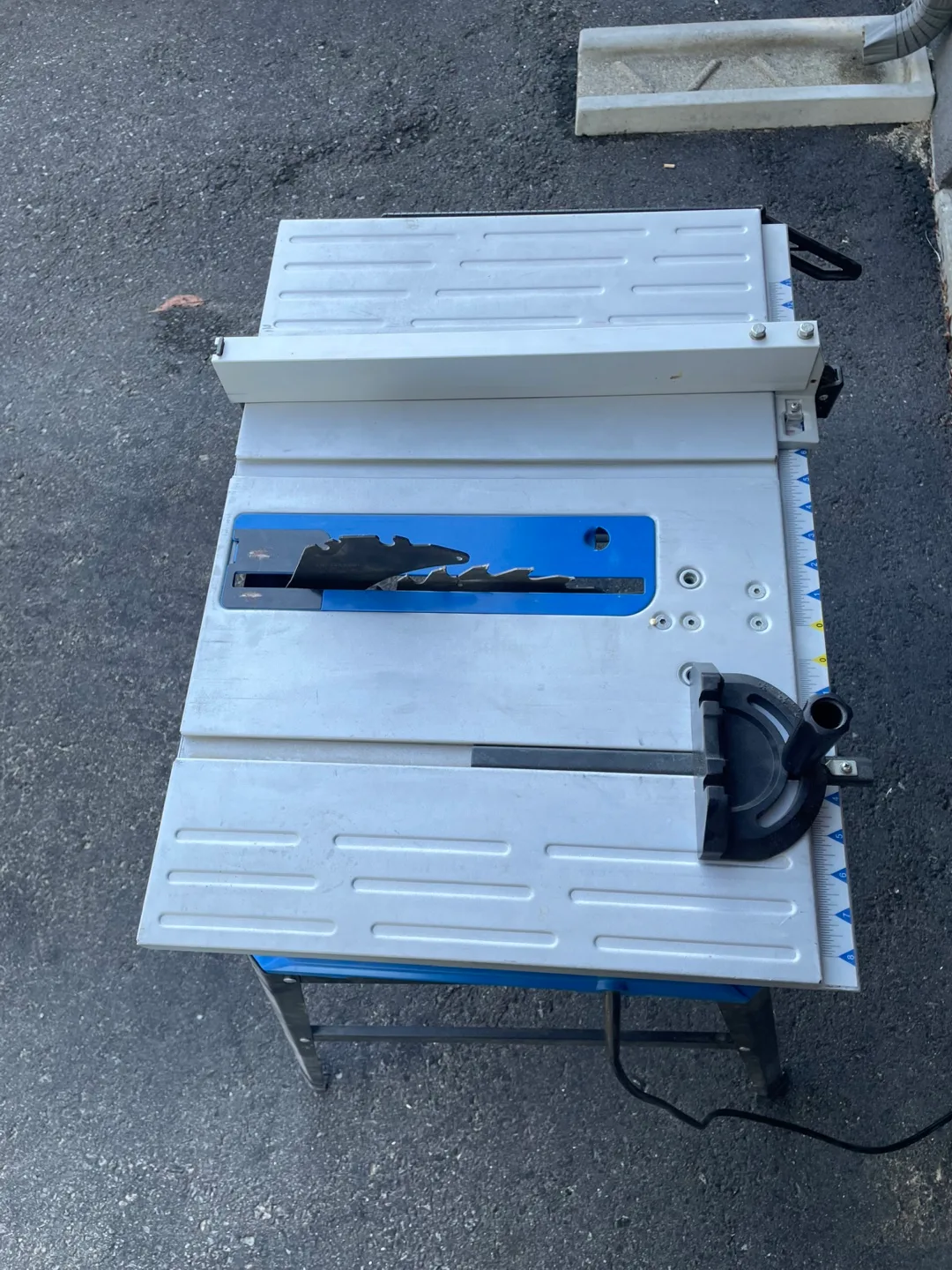 Mastercraft Table Saw - Great Condition! image indicator(2)