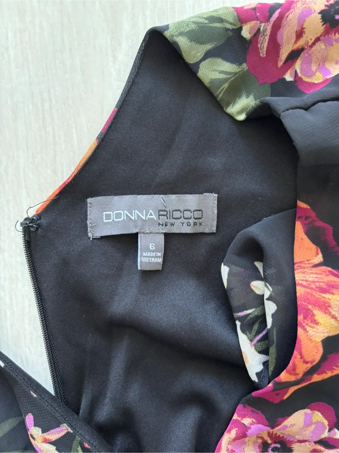 Donna Ricco Floral Wrap Dress - Size 6 image indicator(2)