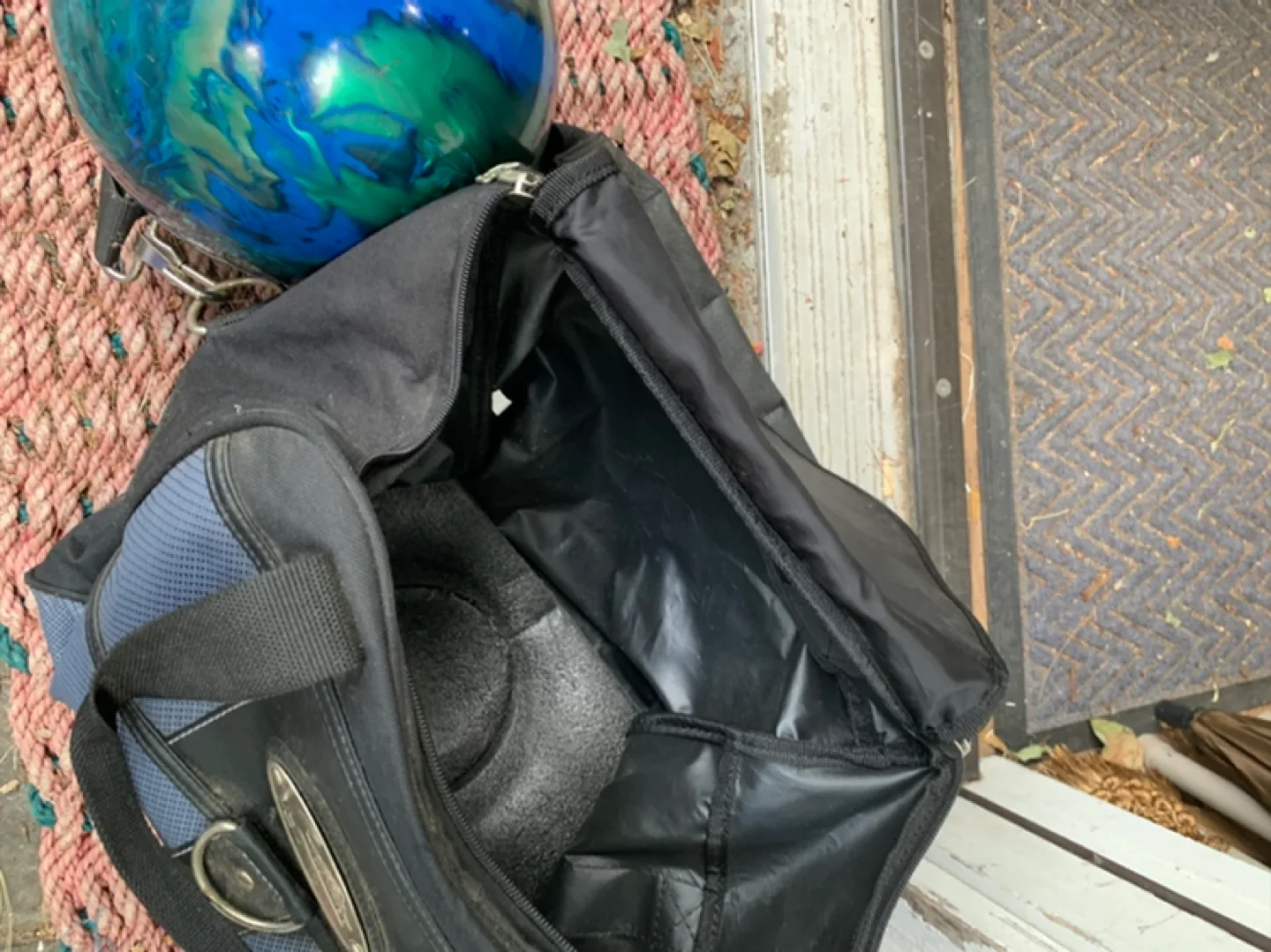 Ebonite Yoni Bowling Ball image indicator(3)