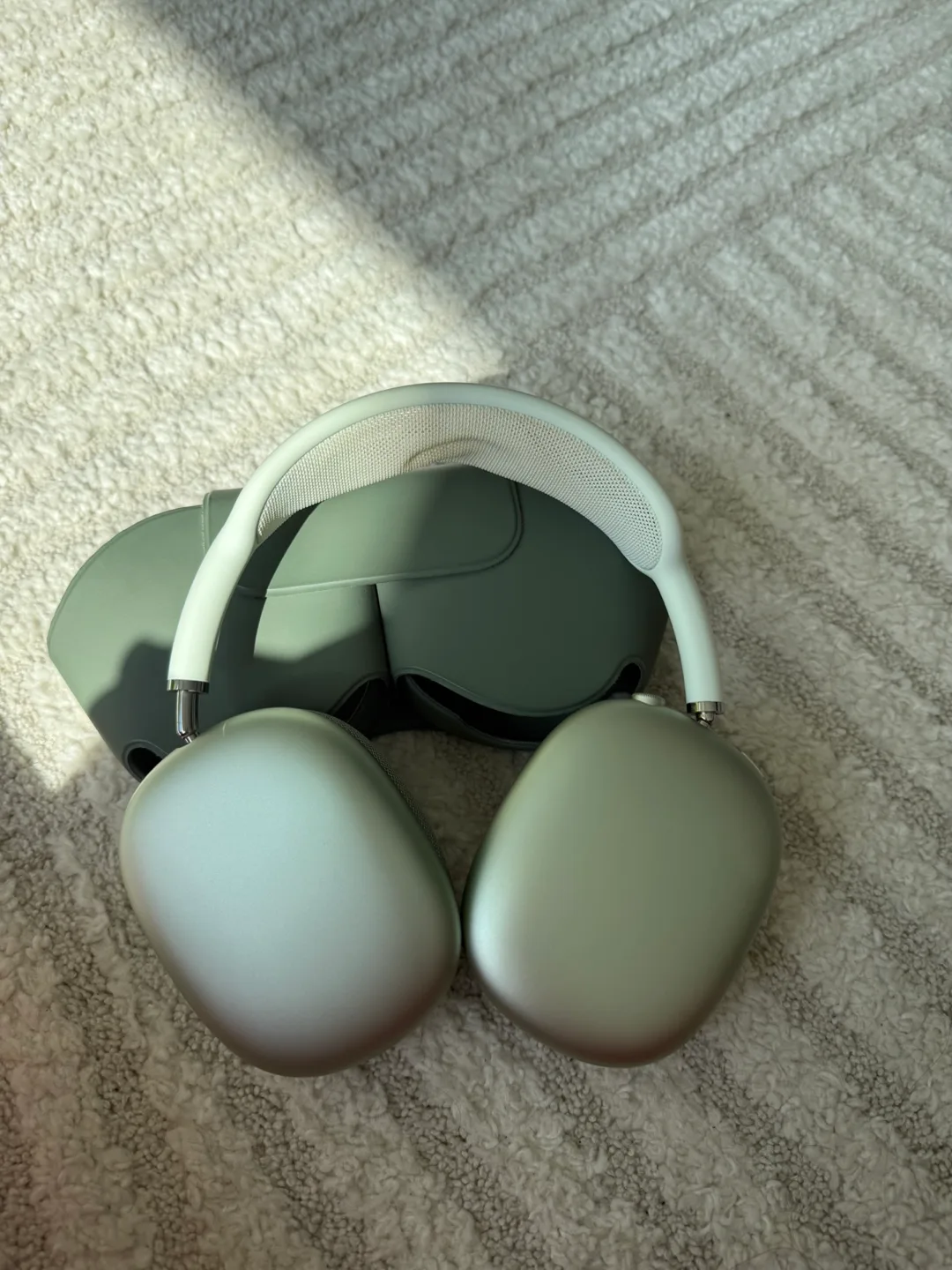 Apple AirPods Max - Green image indicator(3)