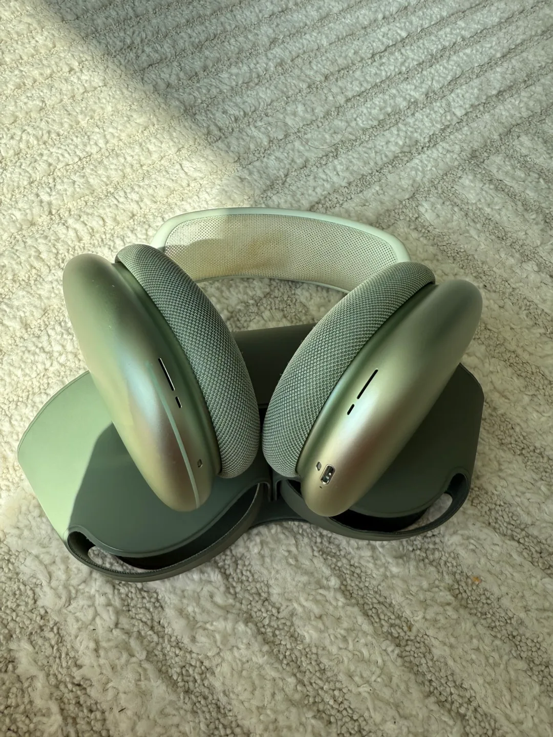 Apple AirPods Max - Green image indicator(2)