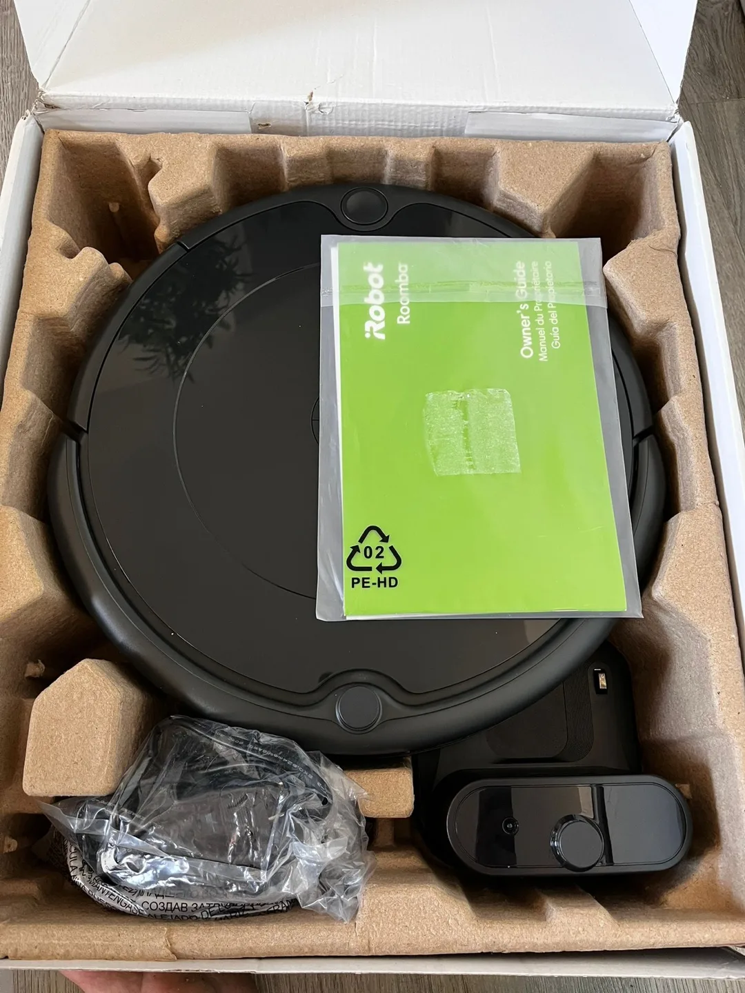 iRobot Roomba 694 Robot Vacuum - New in Box! image indicator(3)