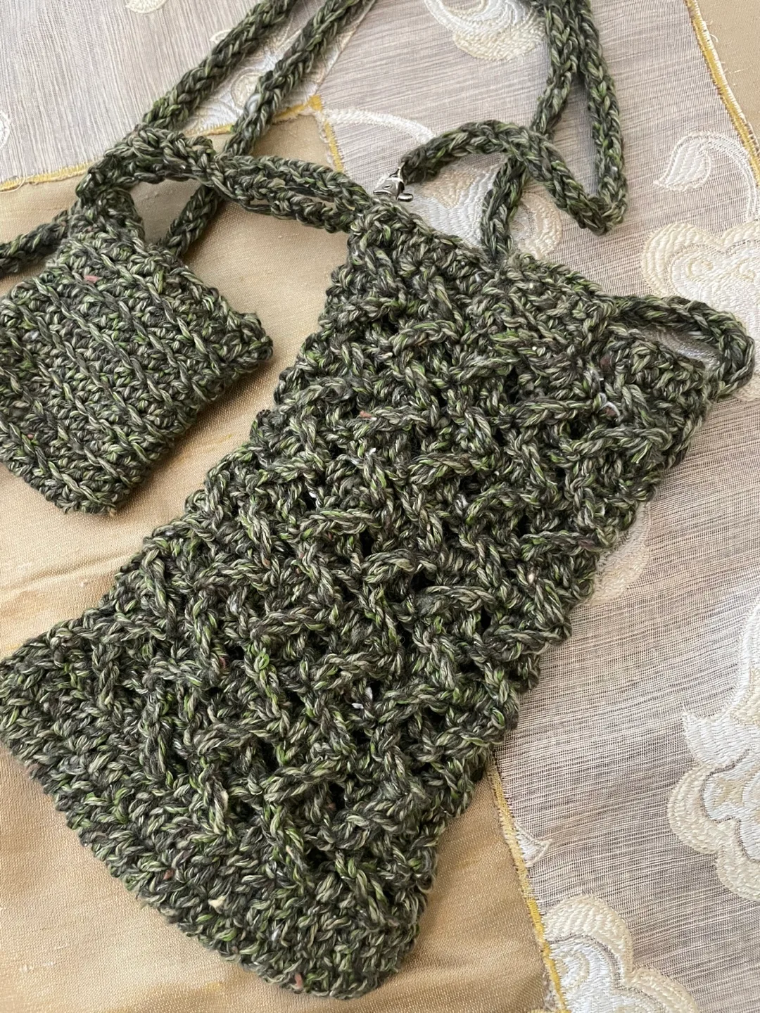 Handmade Crocheted Phone & AirPods Carrier Set image indicator(4)