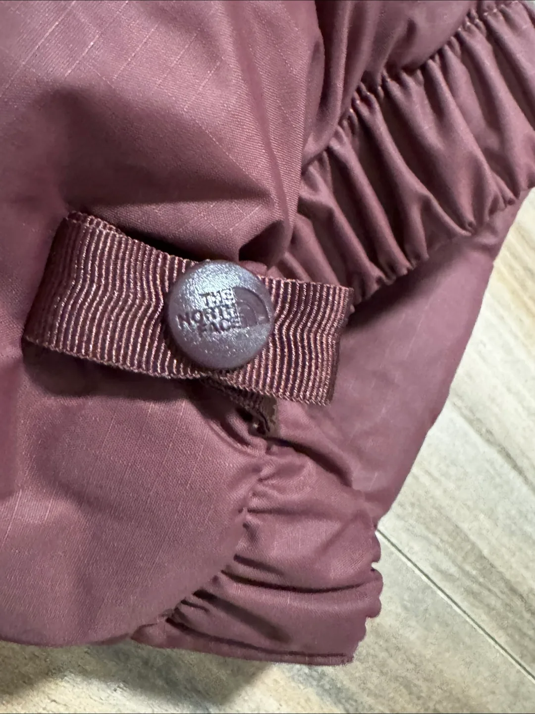 The North Face Puffer Jacket, Burgundy image indicator(5)