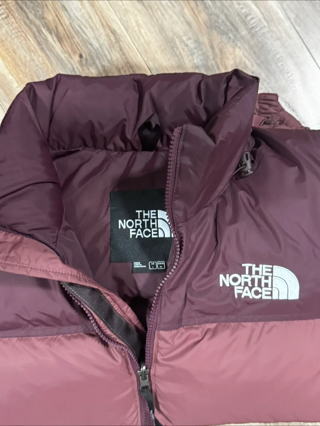The North Face Puffer Jacket, Burgundy image indicator(7)