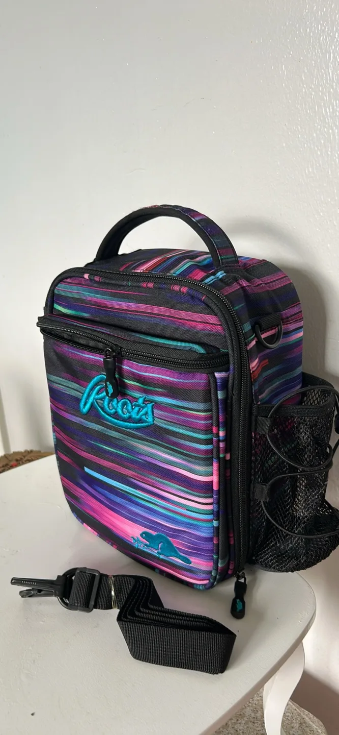 Roots Lunch Bag - Excellent Condition thumbnail