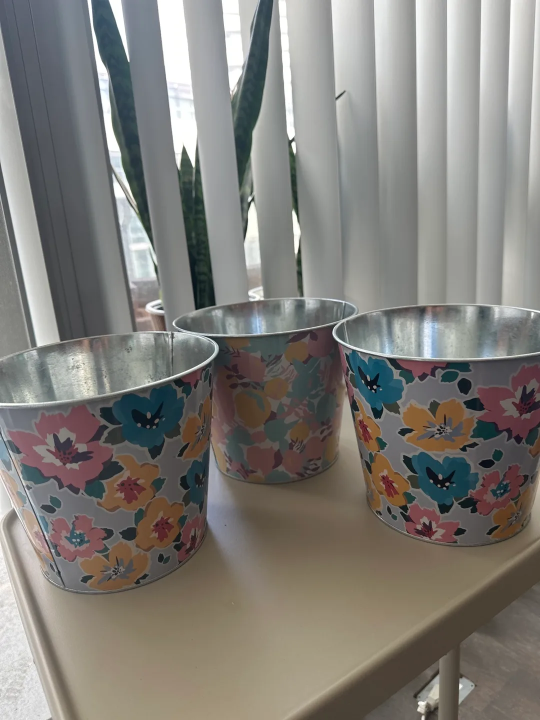 Floral Patterned Metal Flower Pots 7” (Set of 3) image indicator(4)