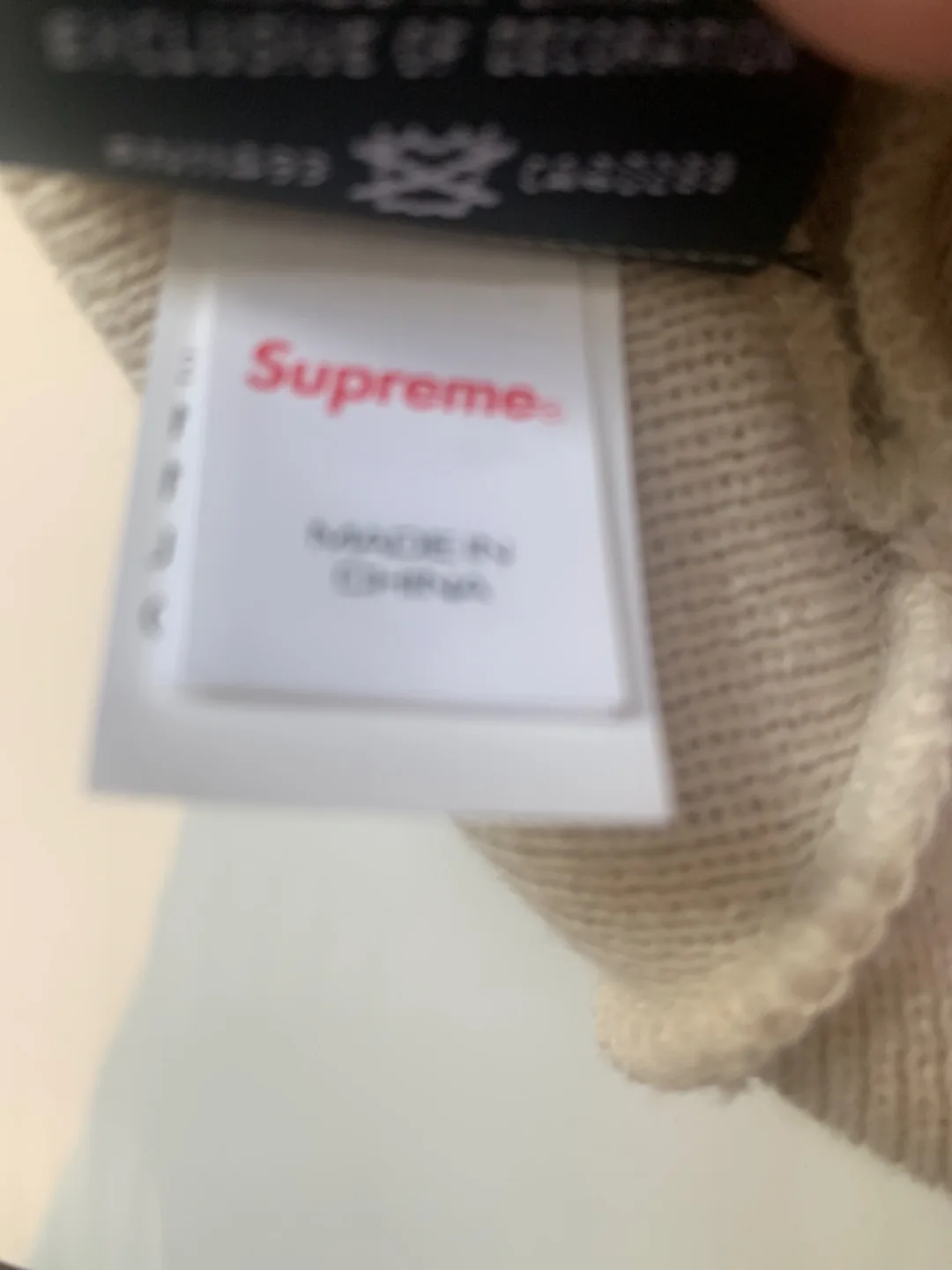 Beige Supreme x New Era Beanie image indicator(6)