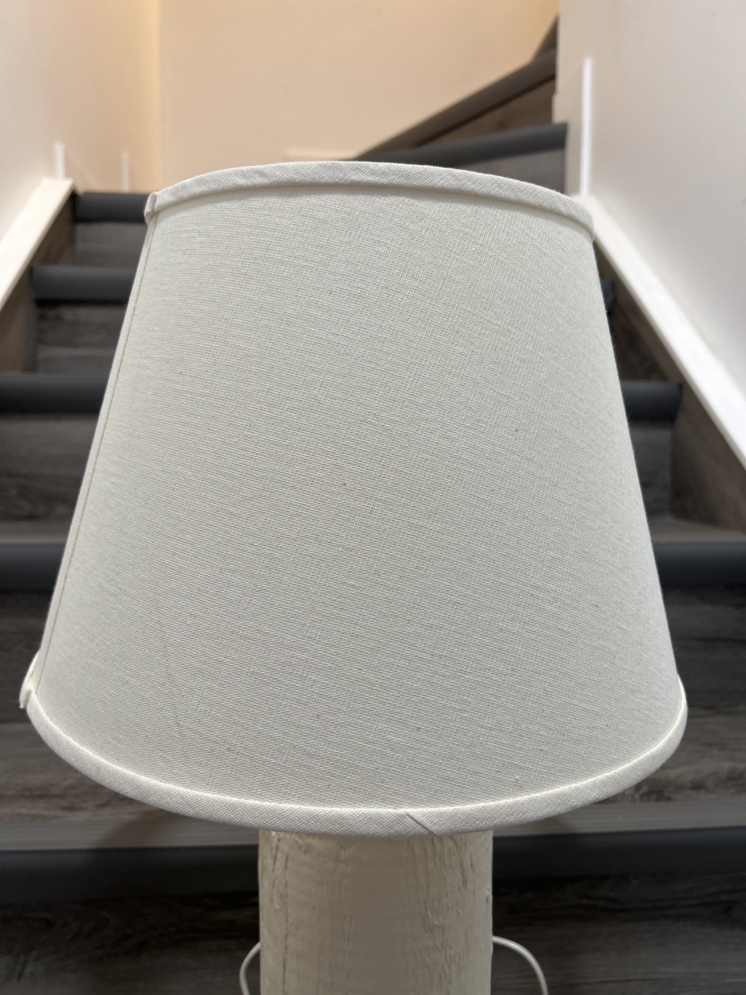 White Textured Table Lamp - photo 5