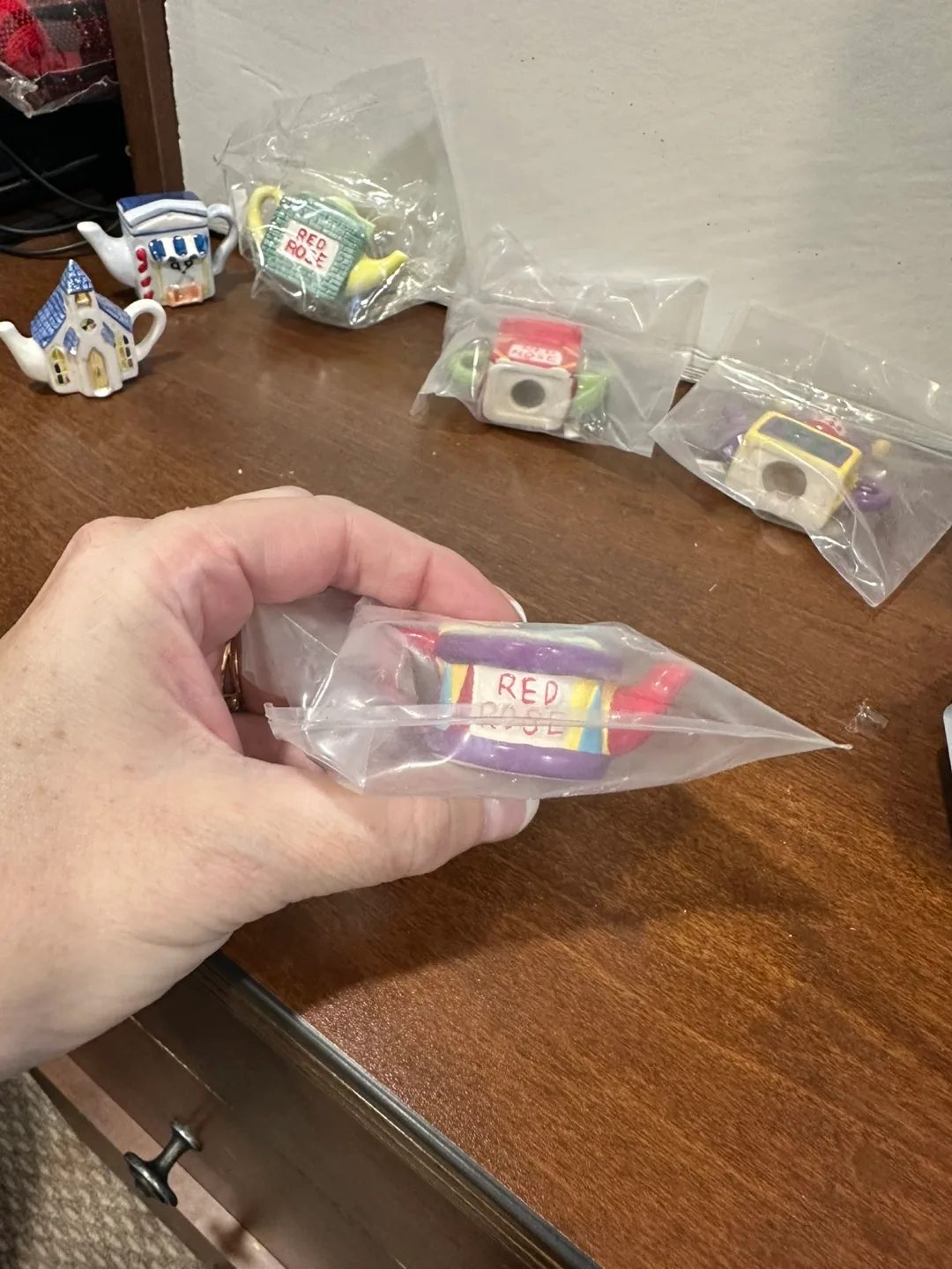 Red Rose Tea Miniature Teapot Figurines image indicator(5)