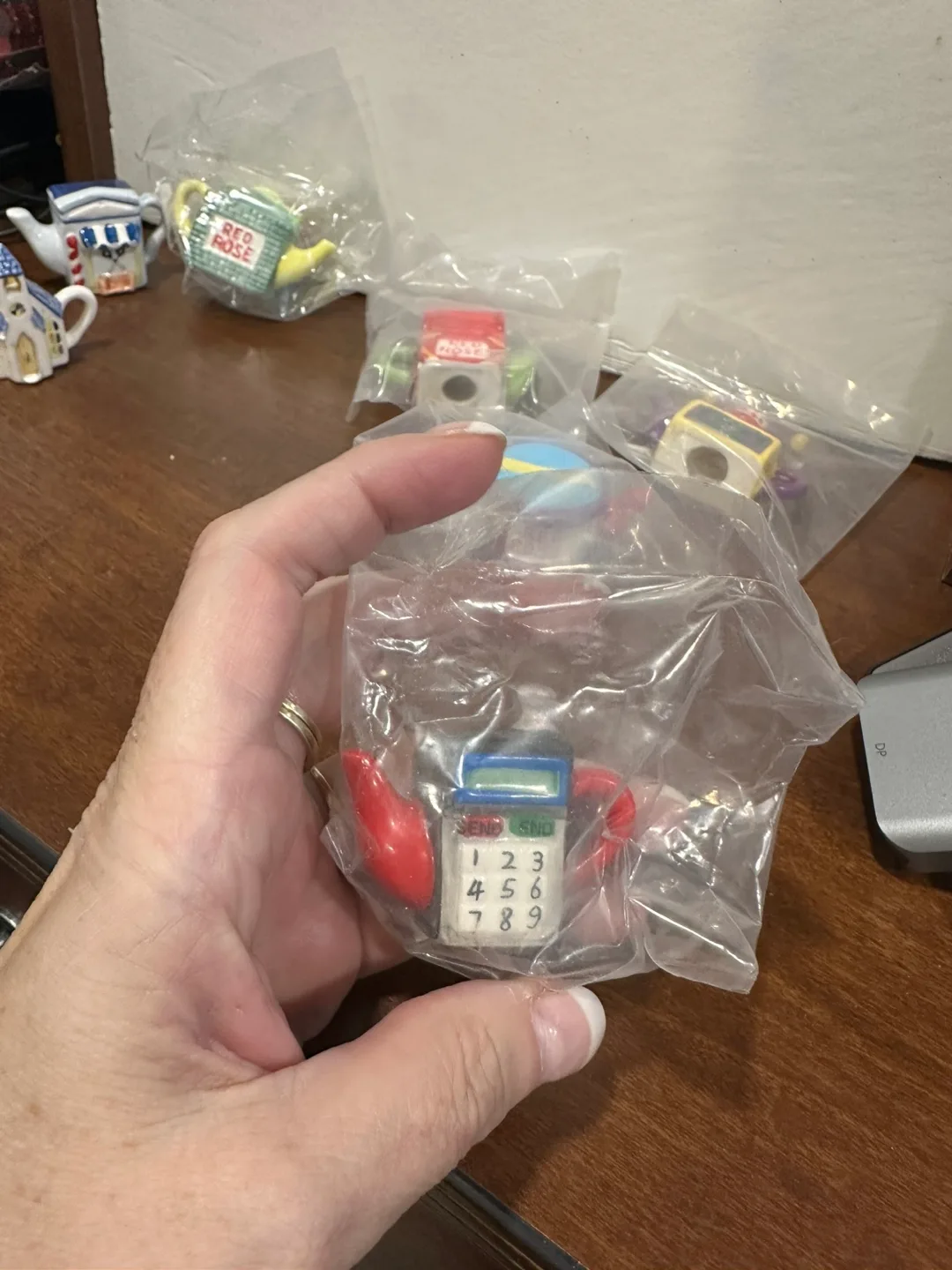 Red Rose Tea Miniature Teapot Figurines image indicator(6)