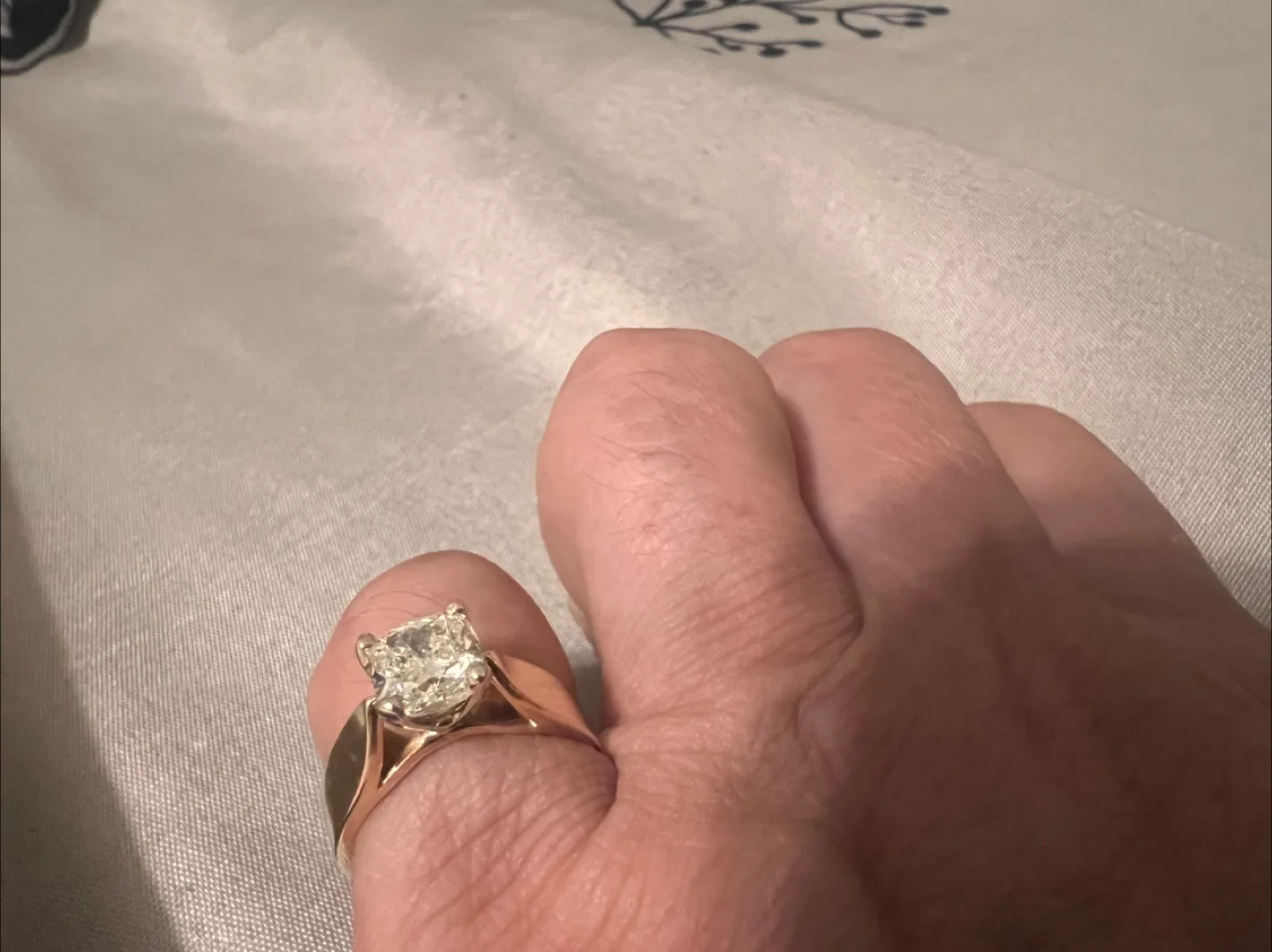 Ladies 14kt Yellow Gold Diamond Ring image indicator(2)