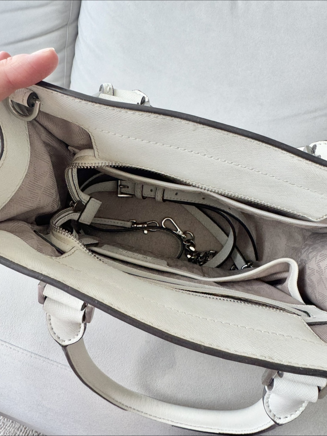 Michael Kors Bridgette Medium Tote – White - photo 3
