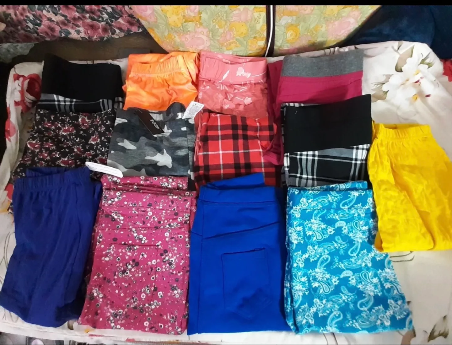 Mixed Lot of Women's Leggings - Size L thumbnail