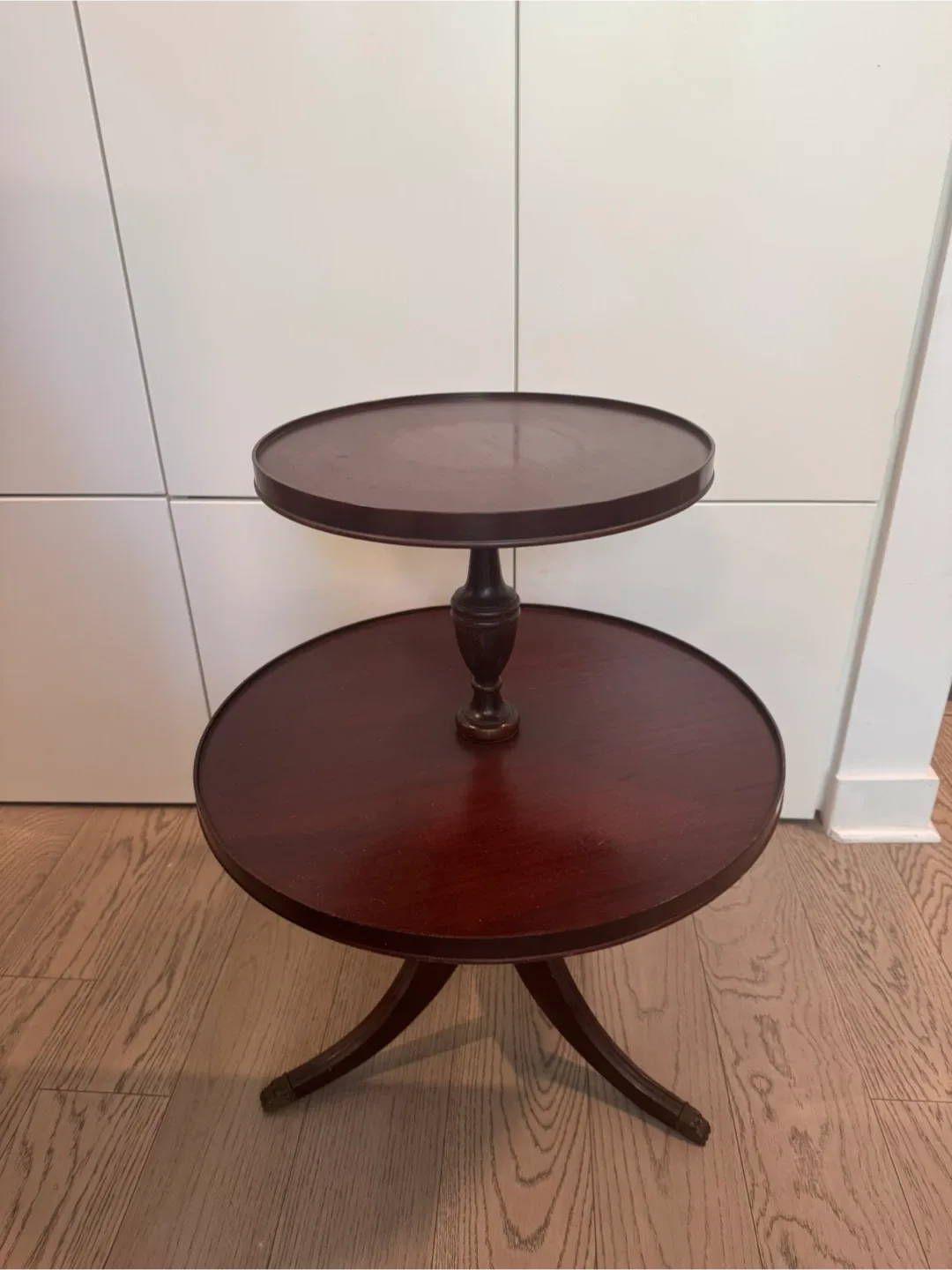 Two-Tier Round Mahogany Side Table image indicator(2)