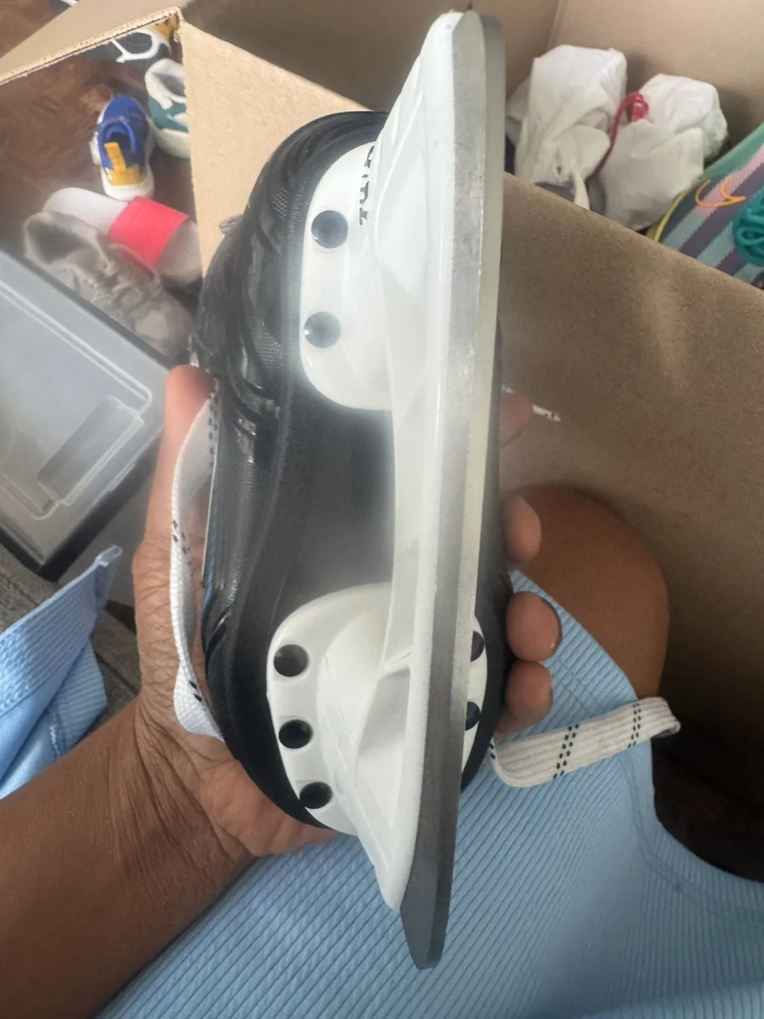 Bauer Ice Skates - Youth Size Y6 image indicator(4)