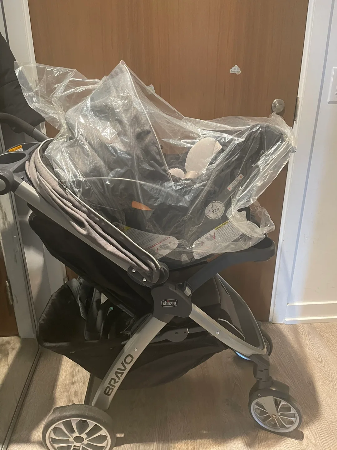 Chicco KeyFit 30 Infant Car Seat & Bravo Stroller image indicator(3)