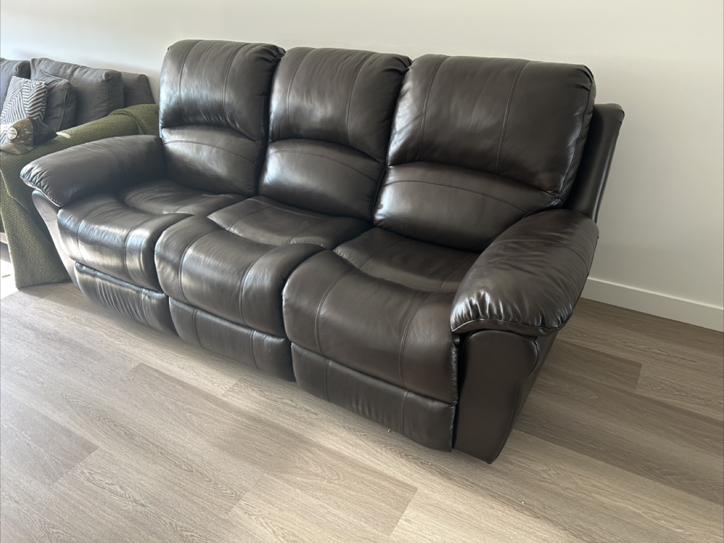 Reclining Sofa - Brown (like new) - photo 2