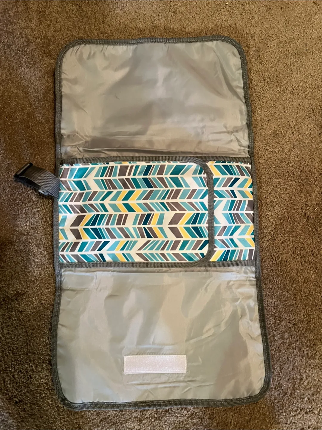 Portable Changing Pad - Chevron Pattern image indicator(2)
