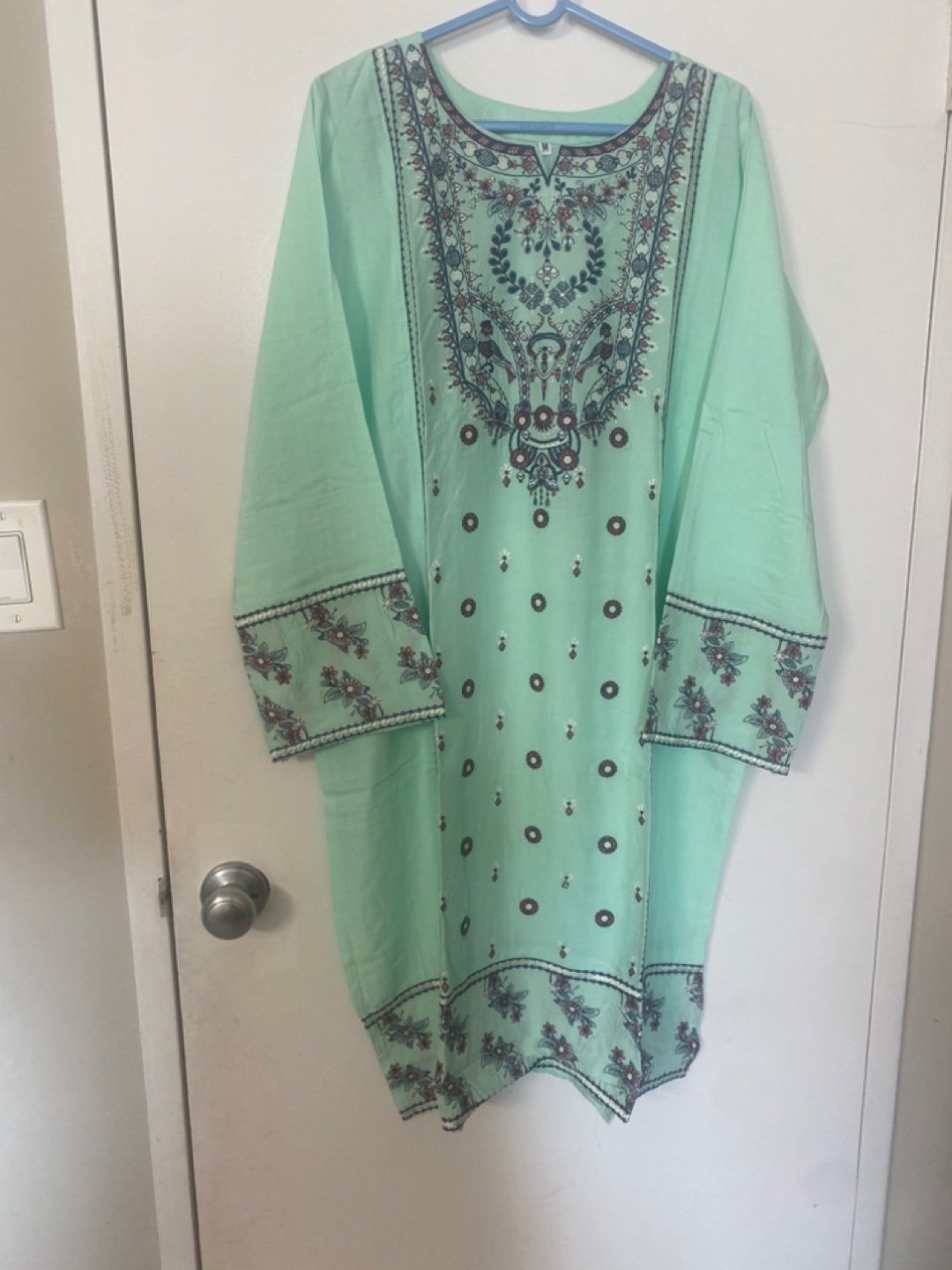 Brand new 2 piece Embroidered kurta pant set - photo 4