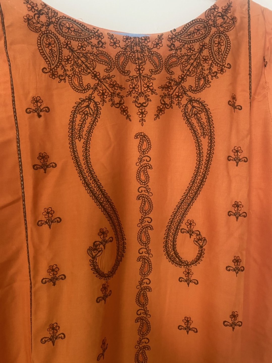 Brand new 2 piece embroidered kurta and pant set - photo 5