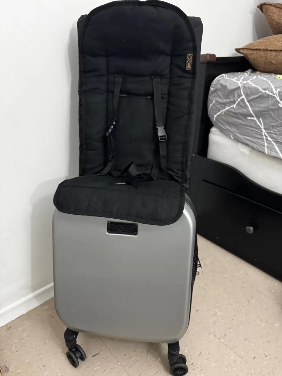 Mountain Buggy Bagrider Suitcase - Silver image indicator(6)