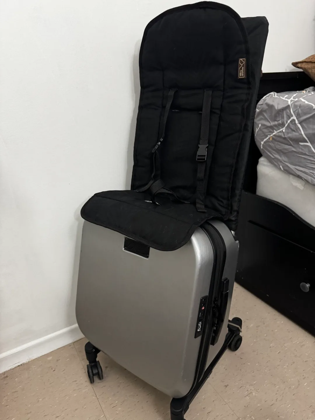 Mountain Buggy Bagrider Suitcase - Silver image indicator(5)