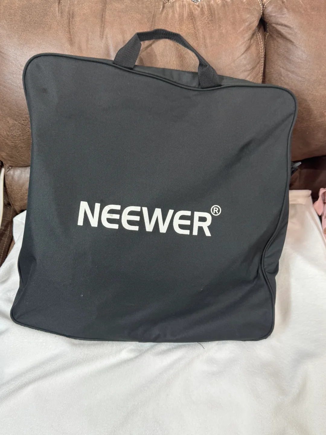 Neewer Ring Light with Bluetooth Remote Shutter