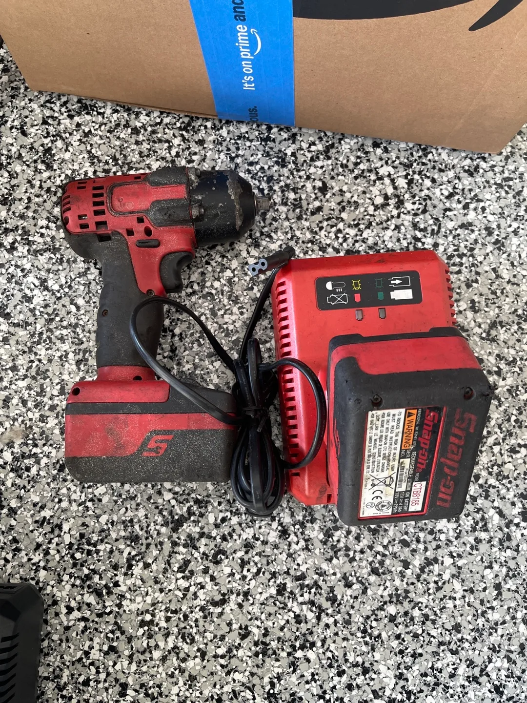 Snap-on Cordless Impact Driver & Charger thumbnail