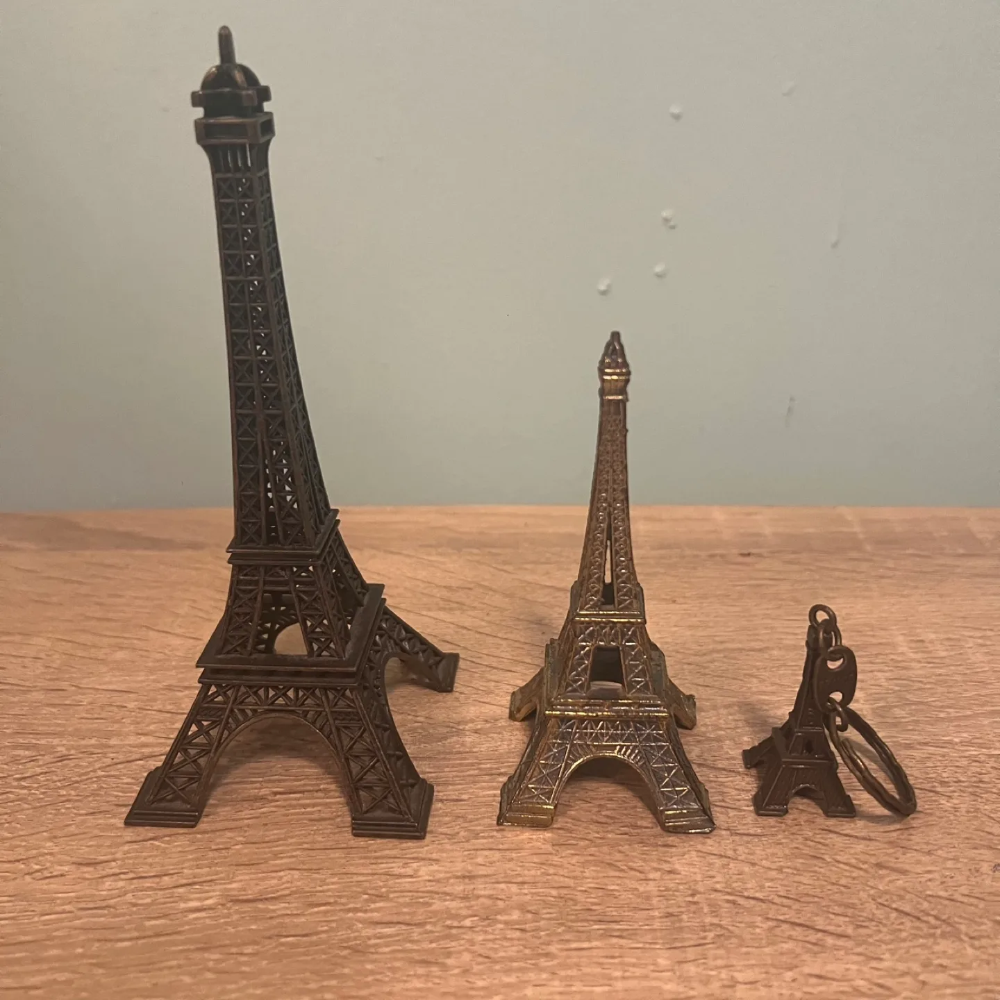 Eiffel Tower Souvenir Figurines thumbnail