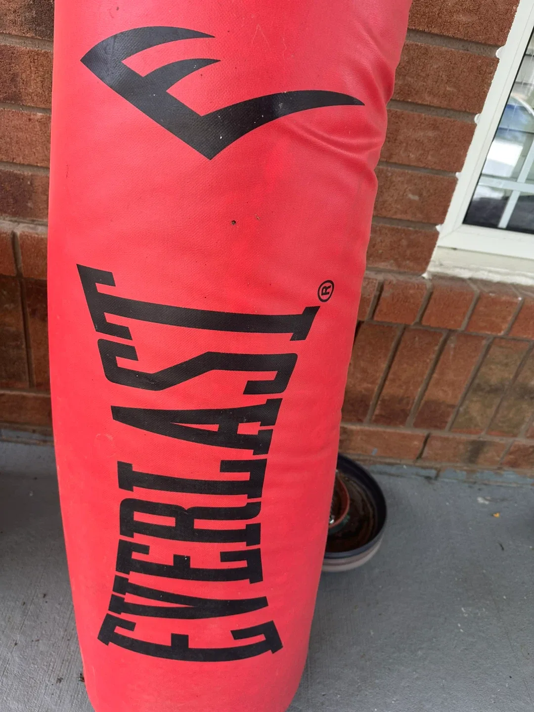 Everlast Red Heavy Punching Bag – Excellent Condition 🥊
