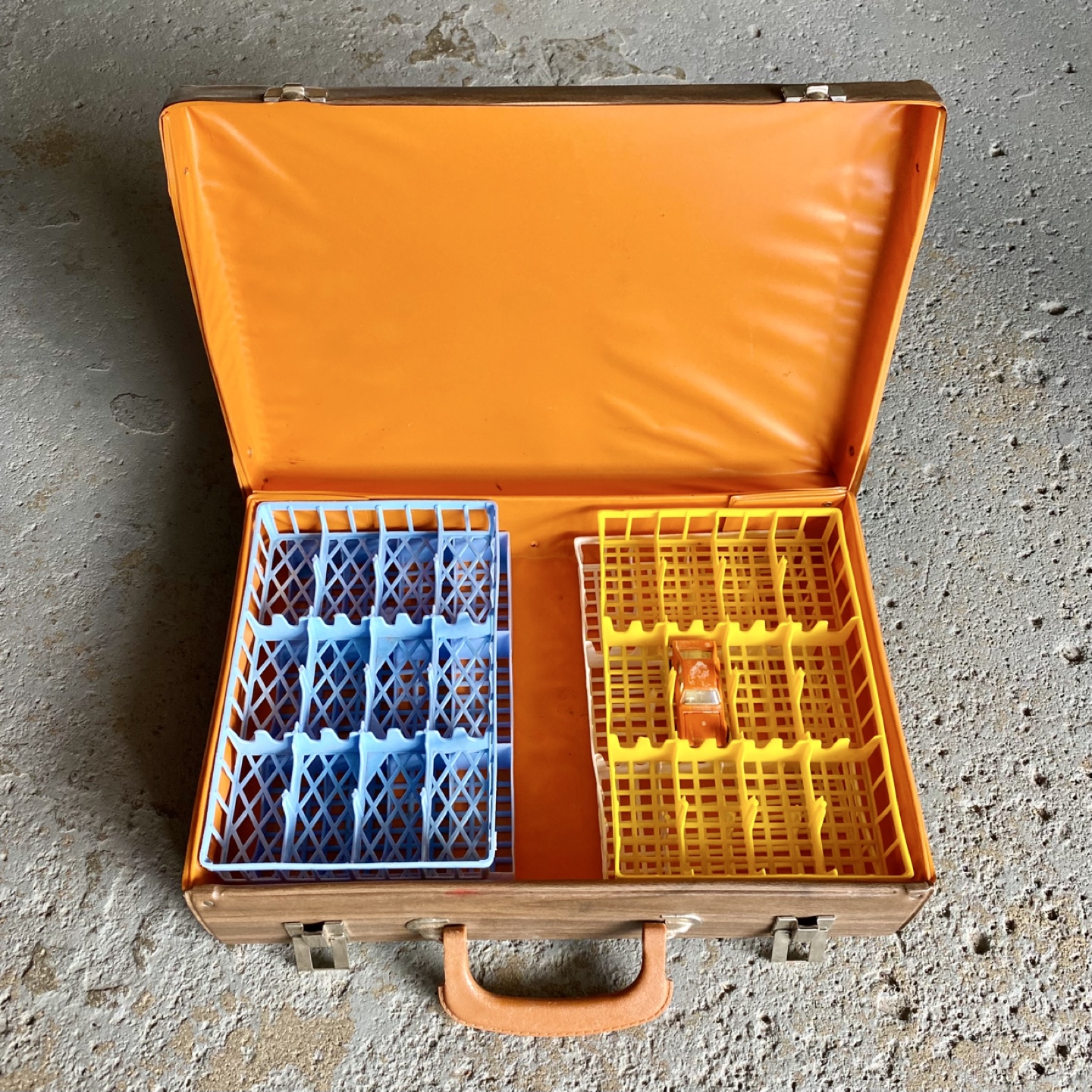 Vintage Toy Car Storage Suitcase - photo 2