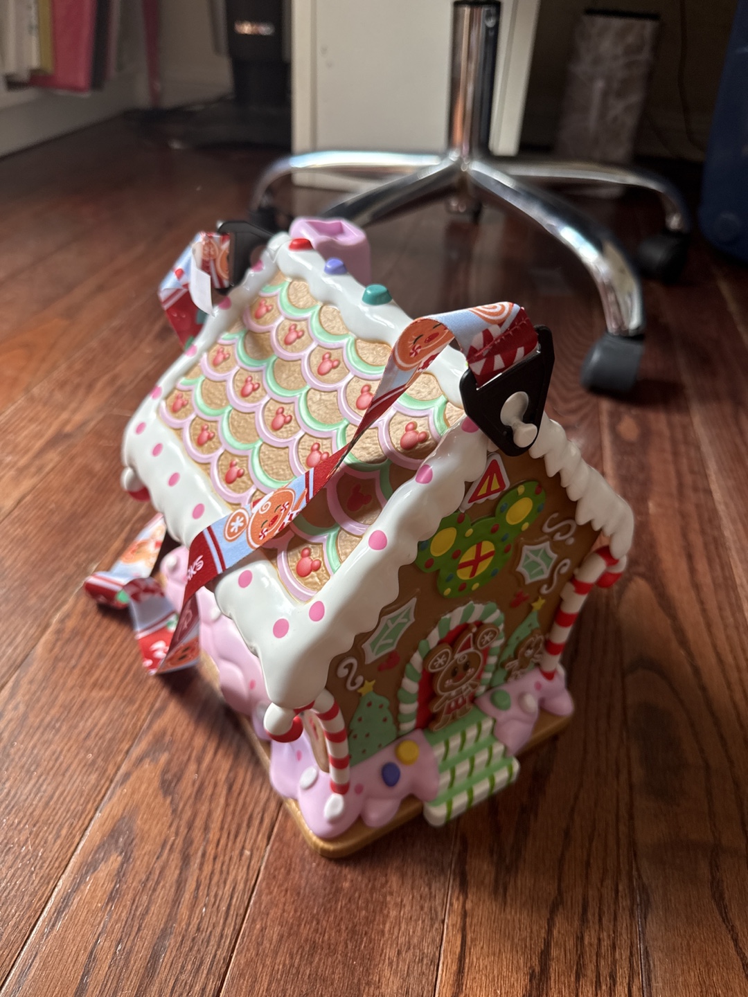 Disney Parks Gingerbread House Ornament - photo 3