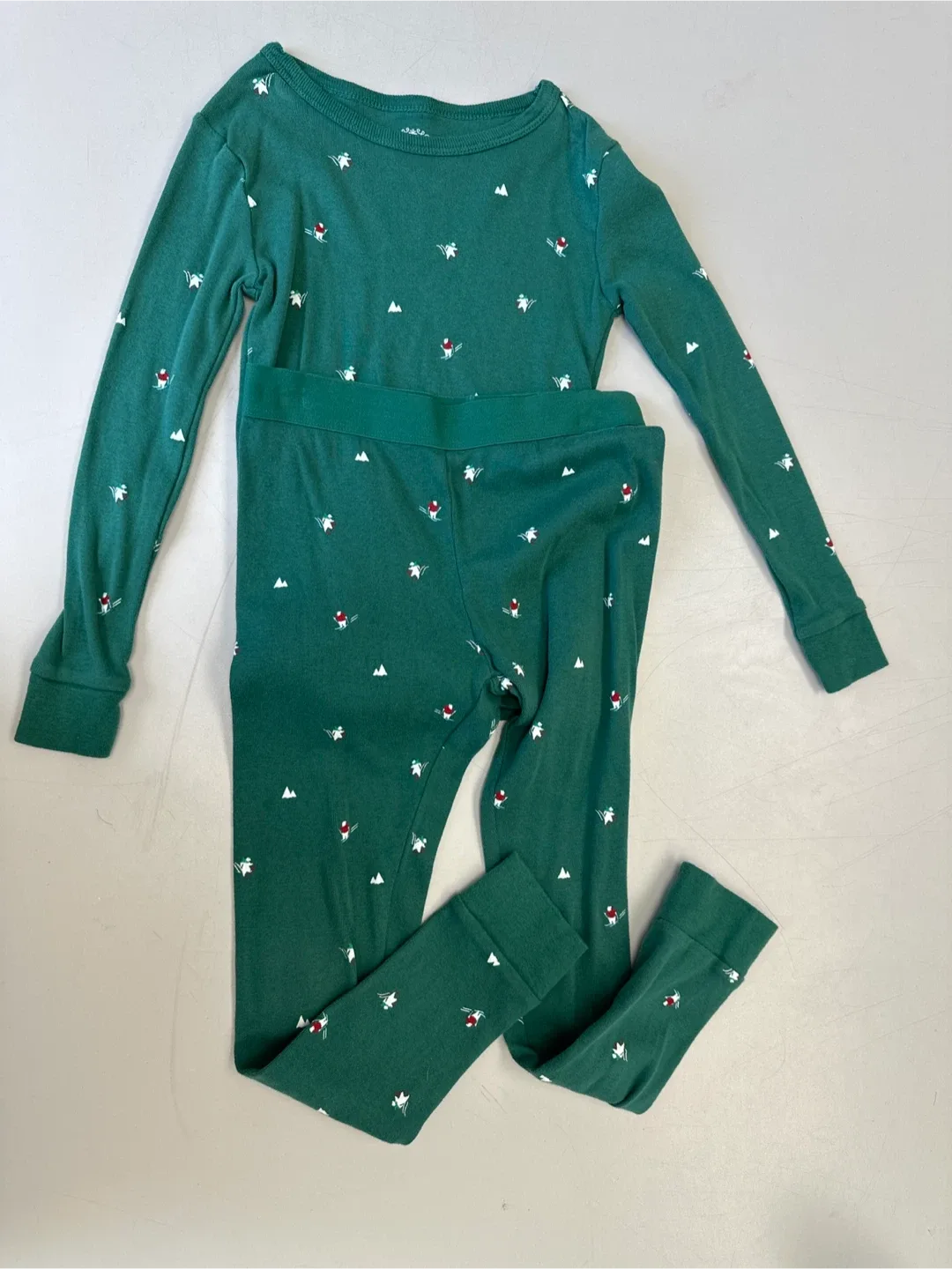 Wondershop 6 Kids' Green Pajama Set thumbnail
